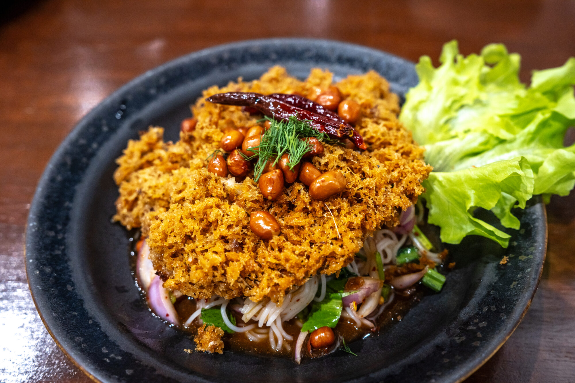 ยำขนมจีนปลาทูฟู - Spicy Fermented Rice Noodles Salad with Crispy Mackerel